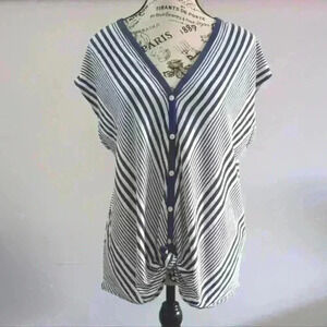 MAX STUDIO | Women's White/Navy Chevron Striped Sleeveless Button Down  …